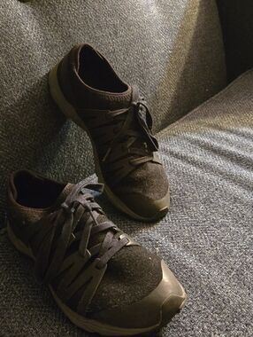 Size 8 Womens Wool Lace Up MERRELL CASUAL SHOES.